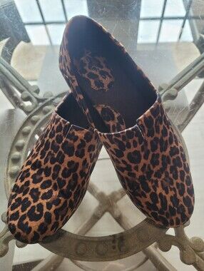 b.o.c. Suree tan leopard print slip-on loafers 8.5
